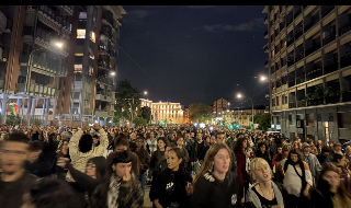 7 ottobre, in migliaia sfilano a Torino al corteo non autorizzato
